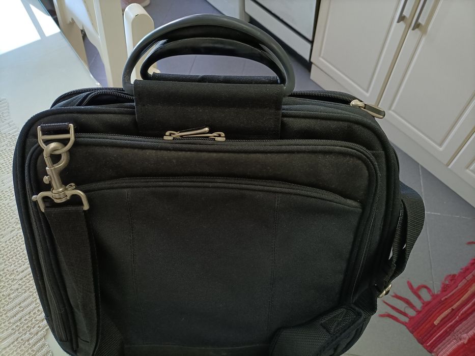 Mala portátil preta