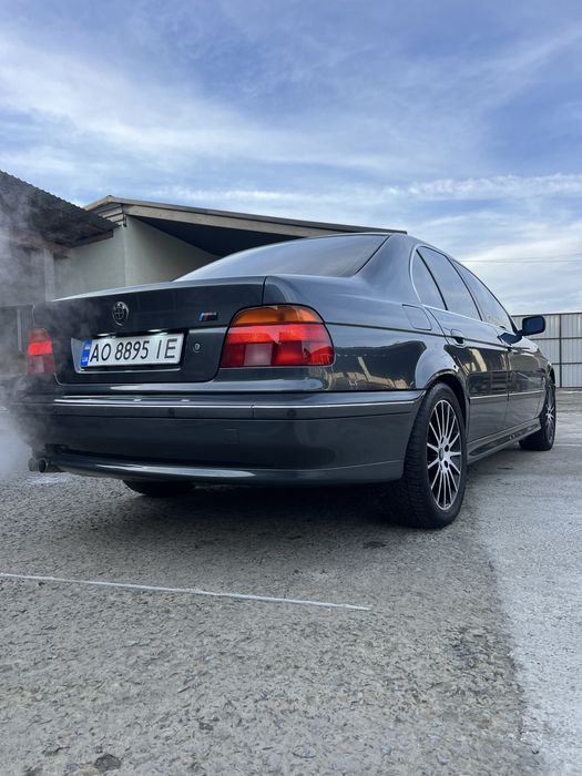 Продам BMW хорошому стані газ бензин, автомат