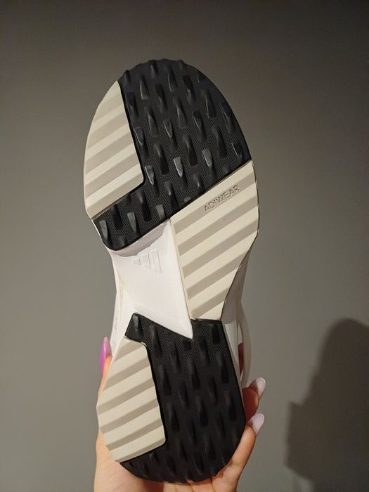 Buty Adidas Averyn X