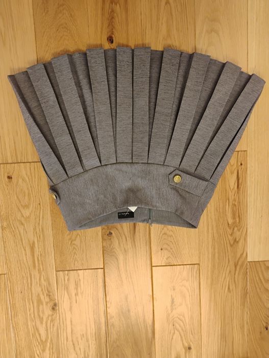 Szara plisowana spódniczka – By o la la