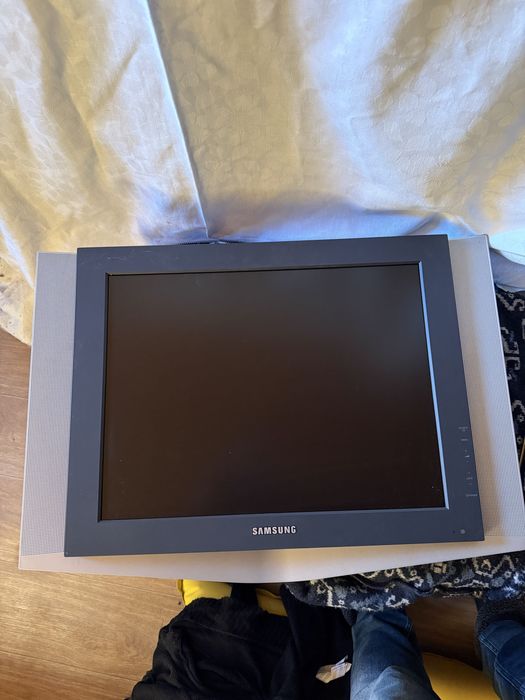 Телевизор Samsung LE20S52BP идеал