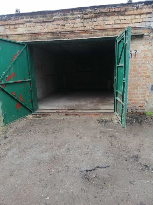 Продам гараж, Інститут зв'язку