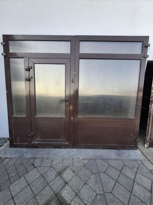 Dzwi/Brama garażowa