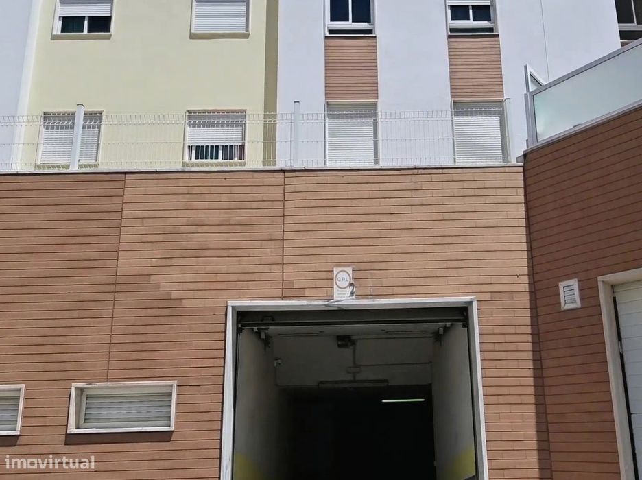 T2 +1 Duplex com Garagem e Ar Condicionado