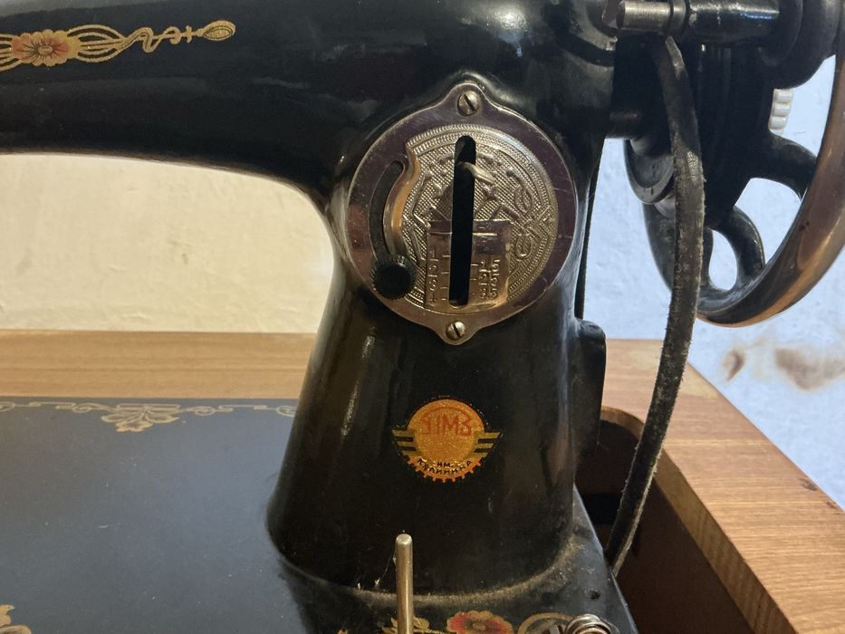 Швейна машинка ножний привід