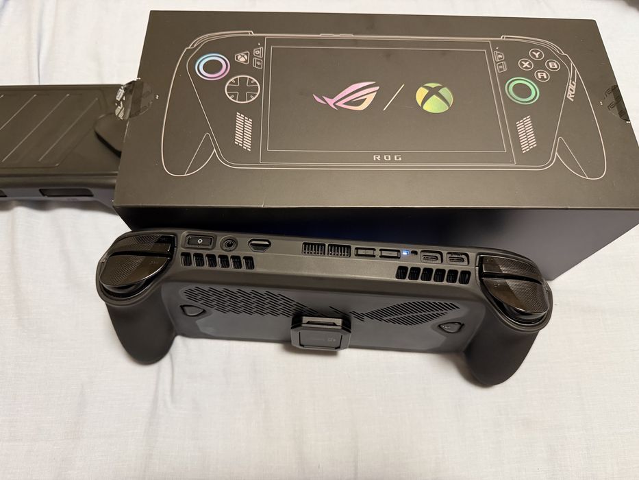 Rog Xbox Ally X 1TB NOVA + extras!
