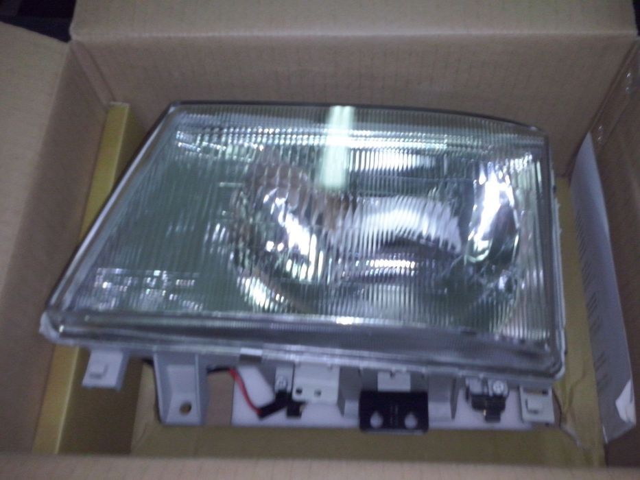 Faróis / Ópticas da frente Mitsubishi Canter Fuso 2005 -NOVOS