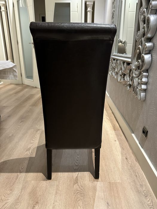 10 Cadeiras tipo Pele Castanhas