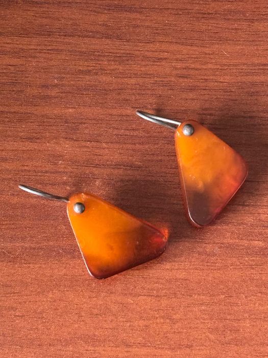 Сережки з бурштину