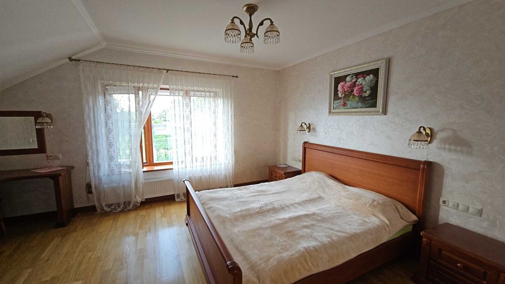 Новий сучасний, котедж в селі  – з усім заходь та живи. Є відеоогляд