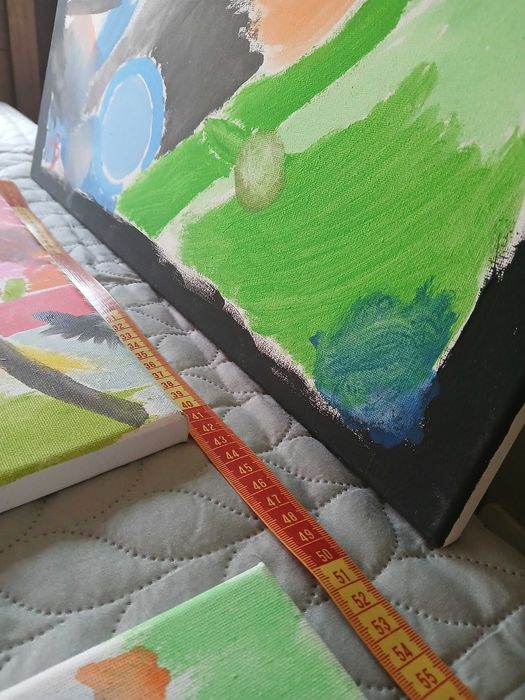 11 quadros de diferentes tamanhos, pintados à mão (valor cada)