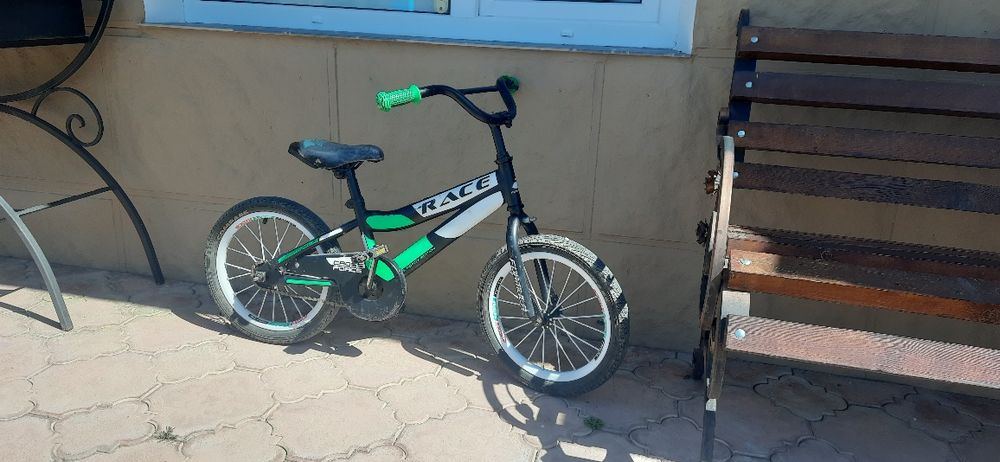 Продам велосипед   діаметер коліс 16