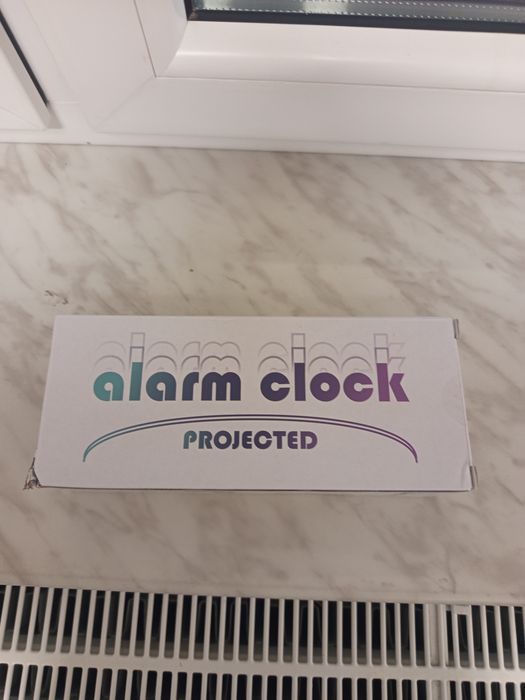 Nowoczesny Budzik z Projektorem i Radiem FM – Mesqool CR1024