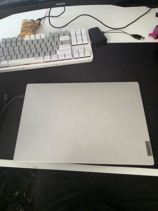 Lenovo 14are05 ryzen 7-4700U  512gb 16gb ram