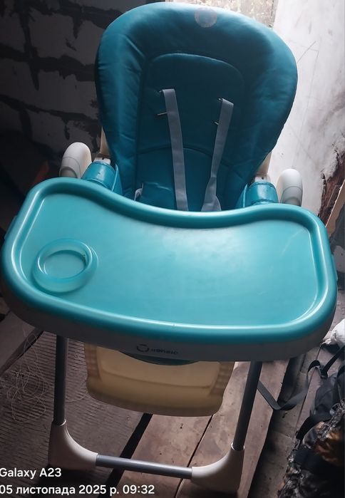 Стільчик для годування