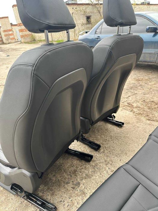 BMW X1 U11 салон сидіння  карти обшивка бмв х1 ю11 Розборка