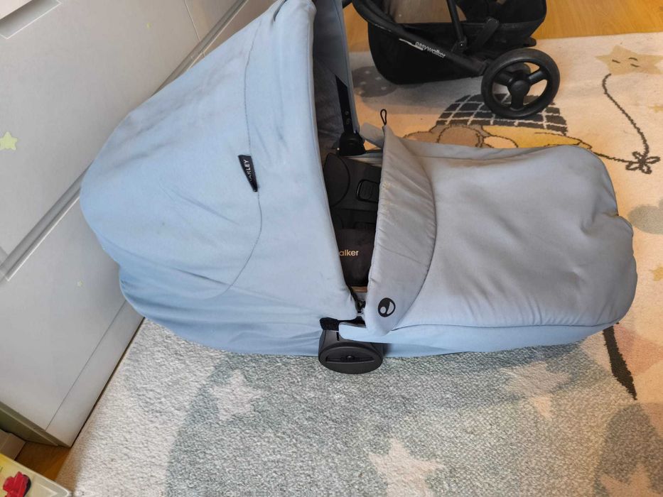 Vendo  carrinho de bebe.