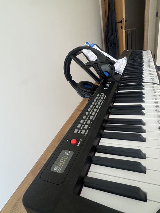 Teclado digital VEVOR de 88 teclas + headphones para conectar ao teclado