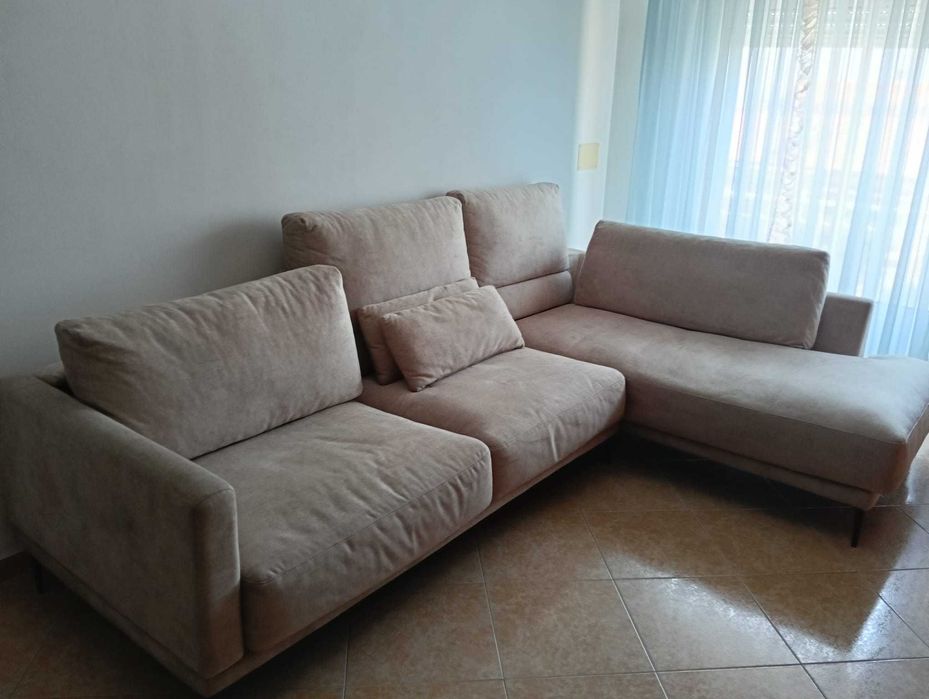 Sofá com Chaiselong semi novo