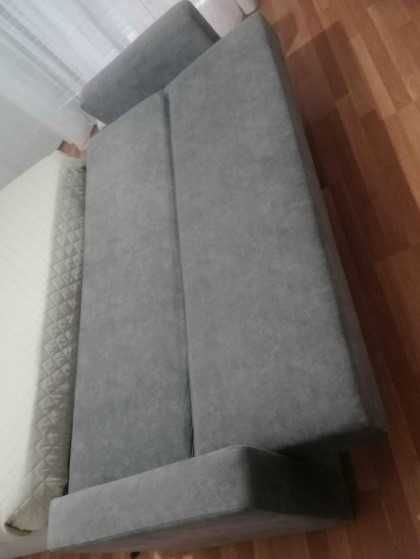 Sofá cama com arrumos