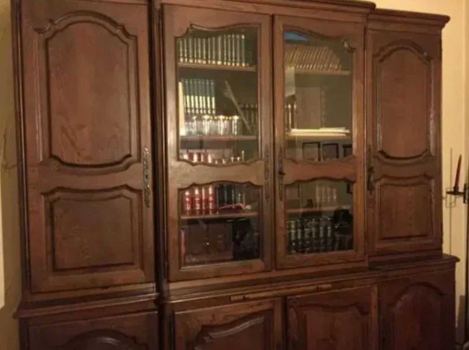 Móvel Simples em Carvalho Maravilhoso