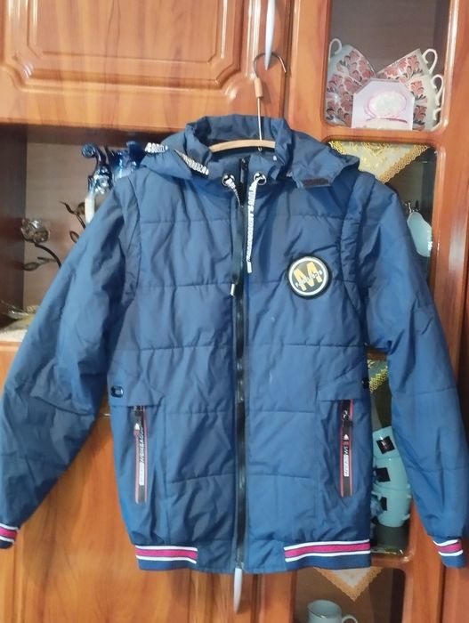 Продам куртку хлопчачу