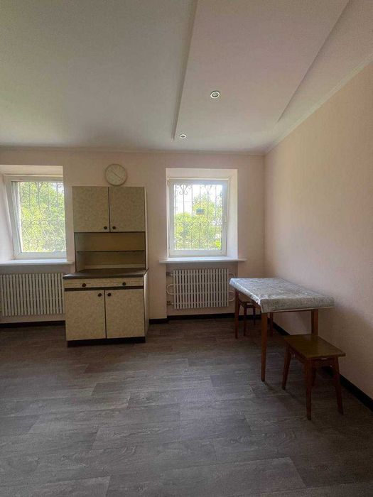 Продам 1 к кв Холодная гора 43 кв м Юрия Паращука дом 4 с ремонтом