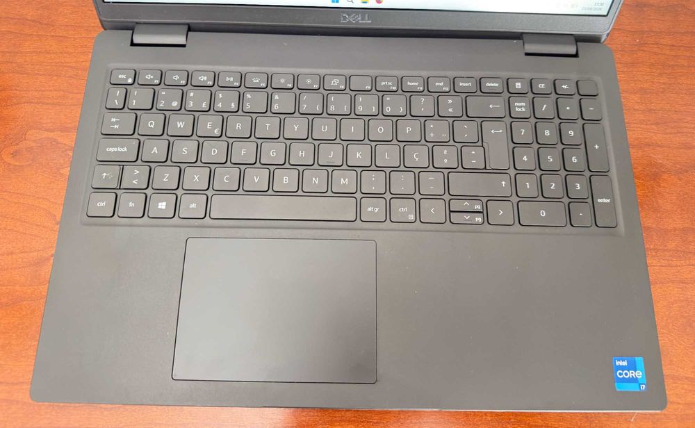 Dell Latitude 3520|15.6"FullHD|i7-1165G7 a 2.8Ghz|16Gb Ram|Ssd 256Gb|