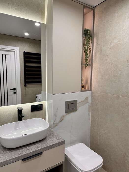 Продаж сучасної 2 кімнатної квартири по вул. Смакули