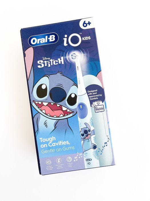 Oral-B iO Kids +6 Stitch + Estojo Viagem