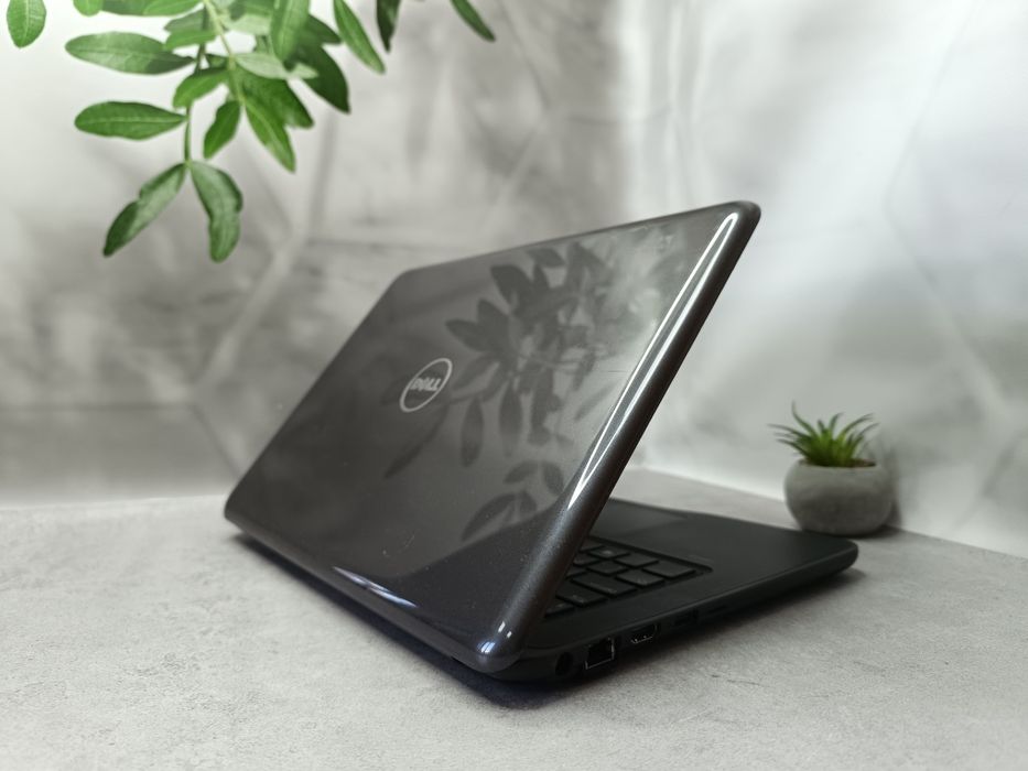 Ноутбук Dell Latitude 3380/i3-6006U/8 ГБ DDR4/SSD 256 GB/13.3 " HD