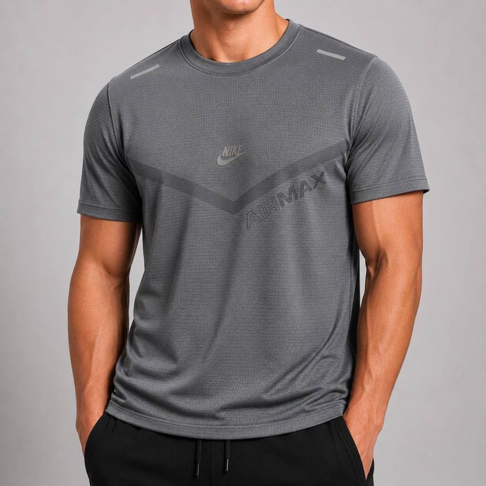 Футболка  Nike Air Max Dri- FIT ADV