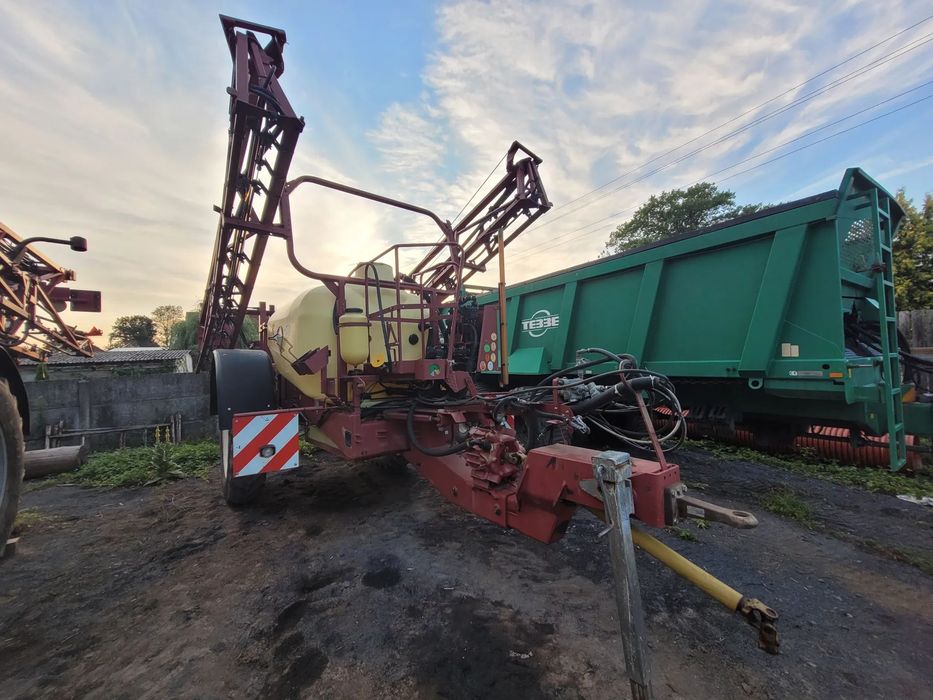 Hardi CM CLASSIC 32 / 4200  W pełni sprawny Hardi. Aż 24m szerokości po rozłożeniu.