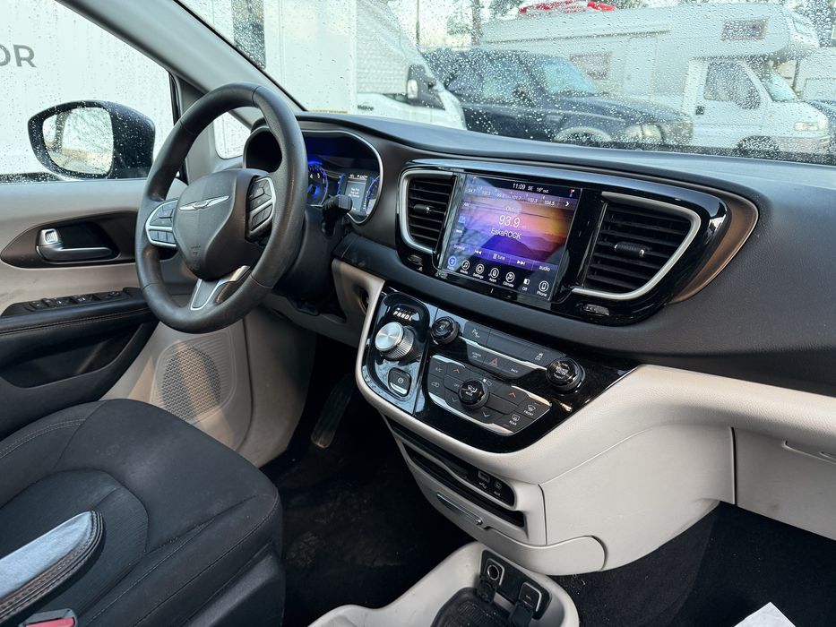 Chrysler Pacifica 3.6 keyless kamera cofania