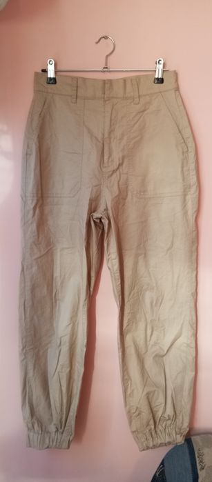 Spodnie beżowe bawełniane XS Pull &Bear gumki,wysoki stan