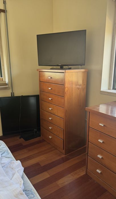 Quarto Completo | Cama com Arrumação + Colchão + 2 Cómodas + 2 Mesas de Cabeceira