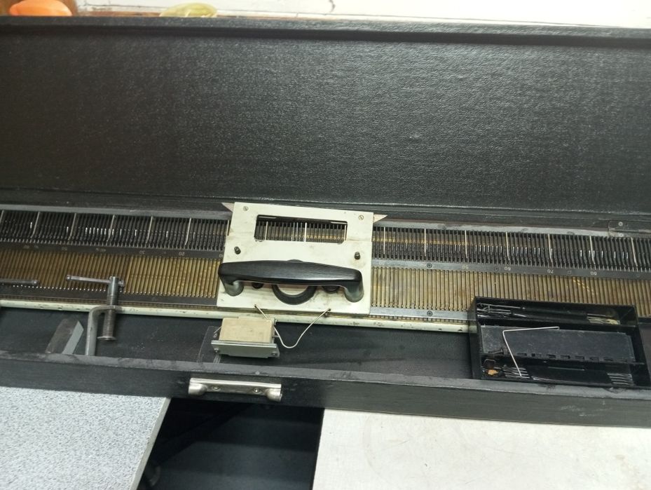 Вязальная машинка нива