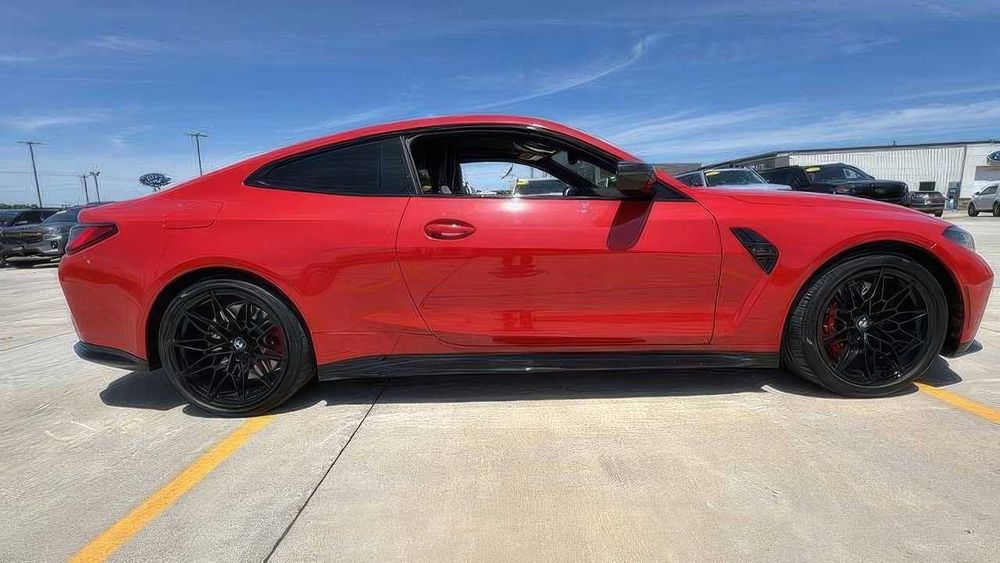 BMW M4      2021
