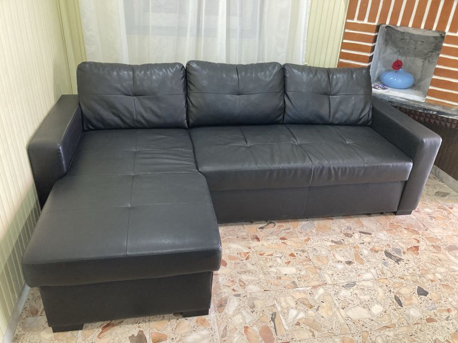 Sofá-Cama Preto Usado