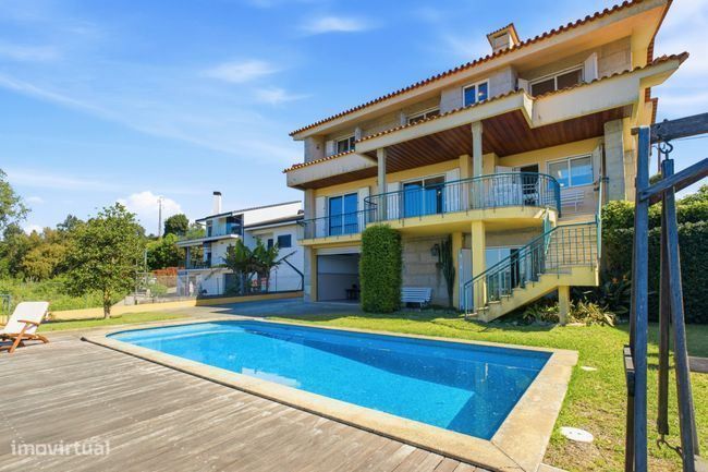 Moradia T4 à venda em Fânzeres