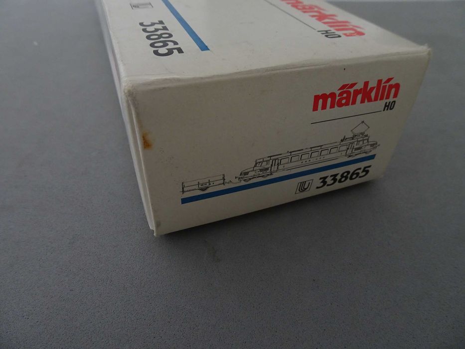 Automotor Eléctrico Marklin HO 33865 RBe 2/4 "Roter Pfeil" (seta vermelha) na caixa com reboque dos caminhos de ferro suiços