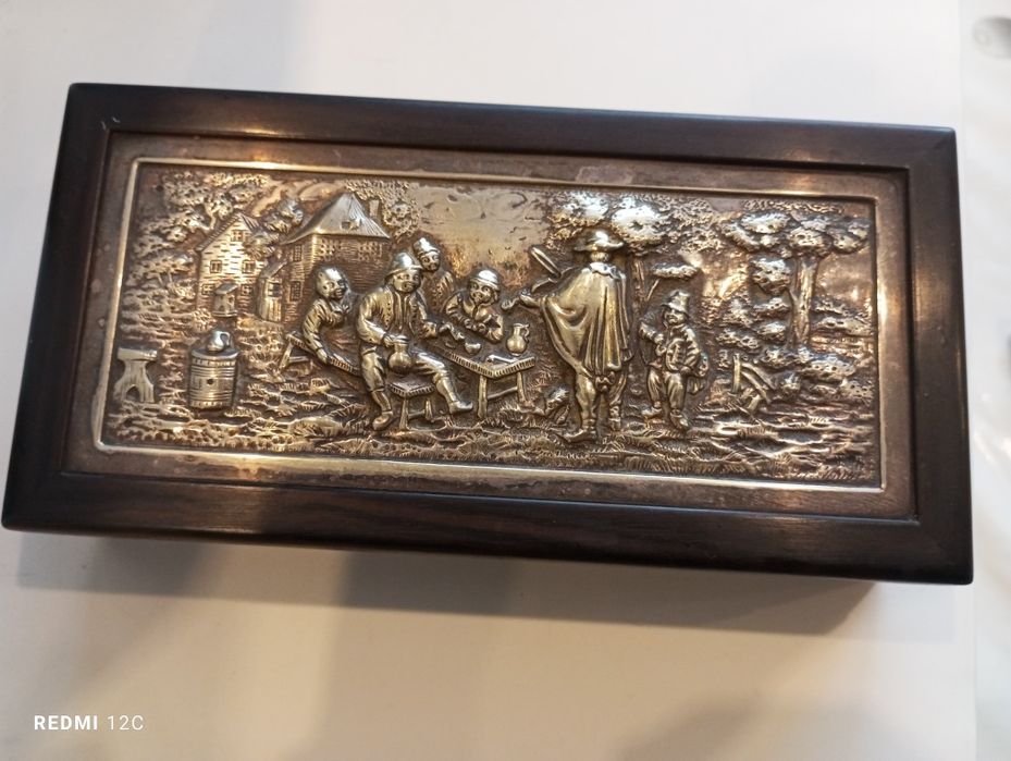 Шкатулка антикварна