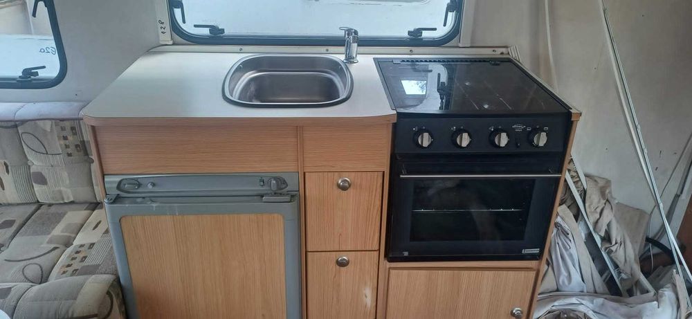Kuchnia  Adria hobby przyczepa kempingowa kamper