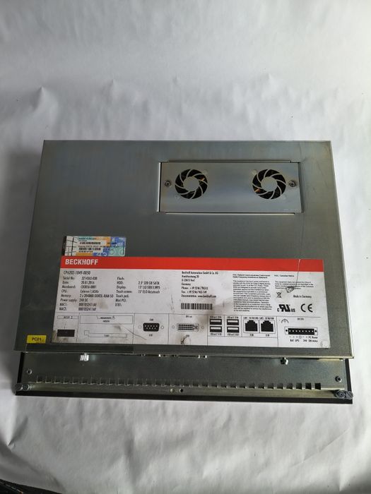 przemysłowy panel PC firmy Beckhoff, dokładnie model CP6202-1049-0050