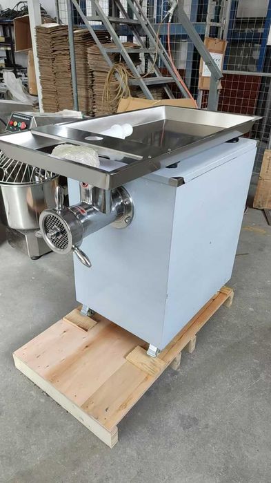 Przemysłowy wilk do mięsa 3/5.5kw 600/1200kg/h Nowy | Dostawa w cenie