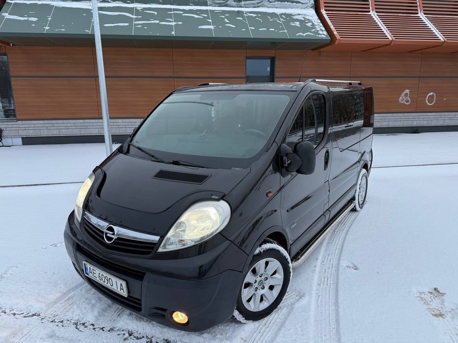 Opel Vivaro 2007 пассажир