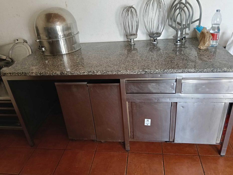 Bancada inox com pedra