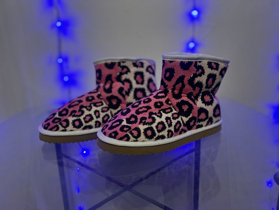 Угги  / нові /34 розмір