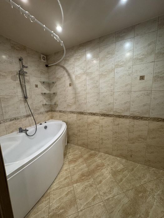 Продам 3к квартиру з сучасним ремонтом