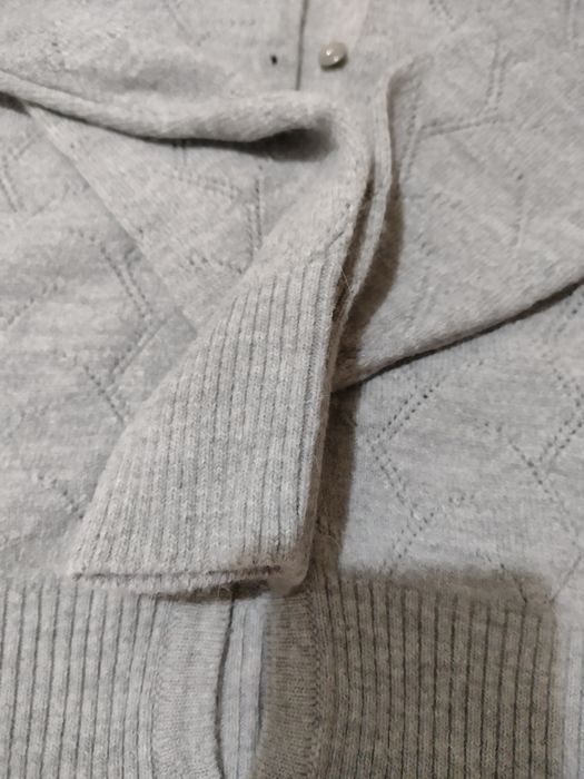 Продам сіру кофту р. 140-146